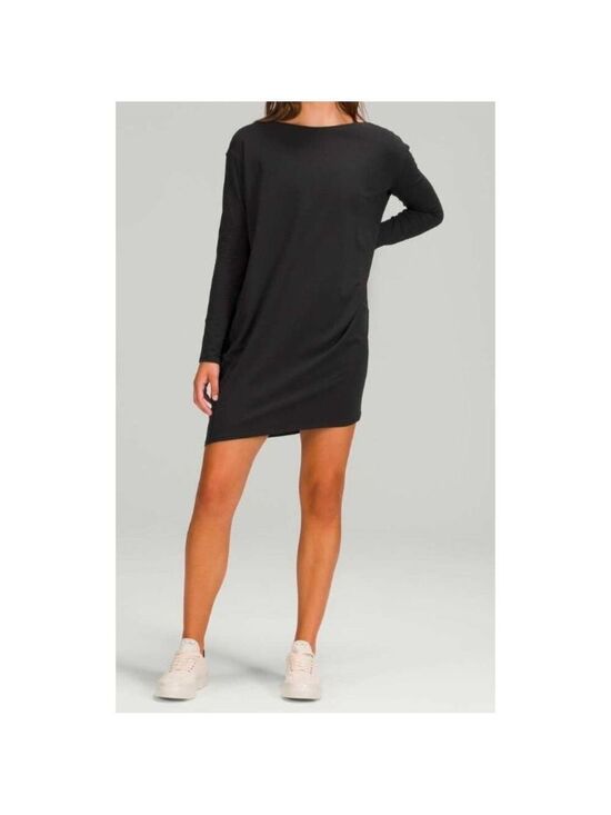 lululemon athletica Dresses & Skirts - Lululemon Back in Action Long Sleeve Dress Size 4